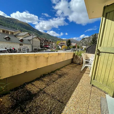 Apartment 70 M2 Au Coeur Du Village D'allos 2 5 Couchages